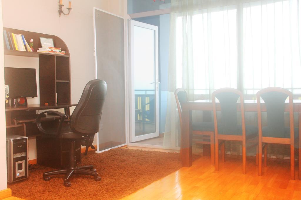 Apartment Rustaveli 57 Batumi Luaran gambar